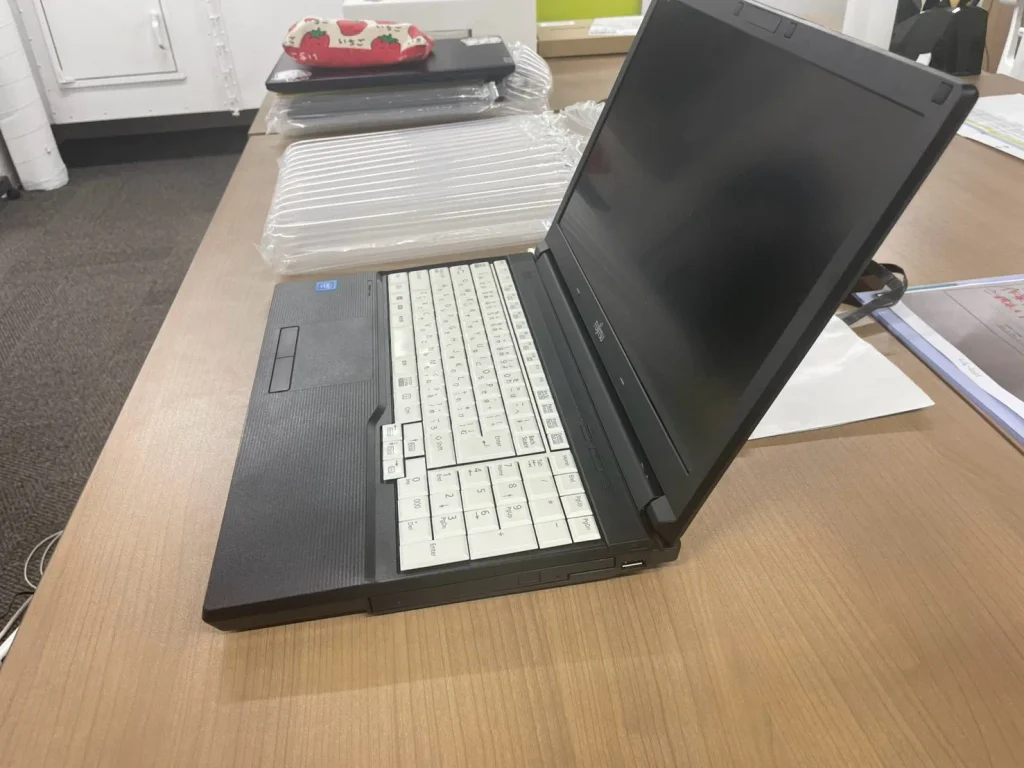 富士通 LIFEBOOK A577のメモリを4GBから8GBへ増設したい