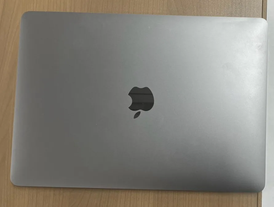 MacBook Air「画面がつかない」症状のご相談に対応しました